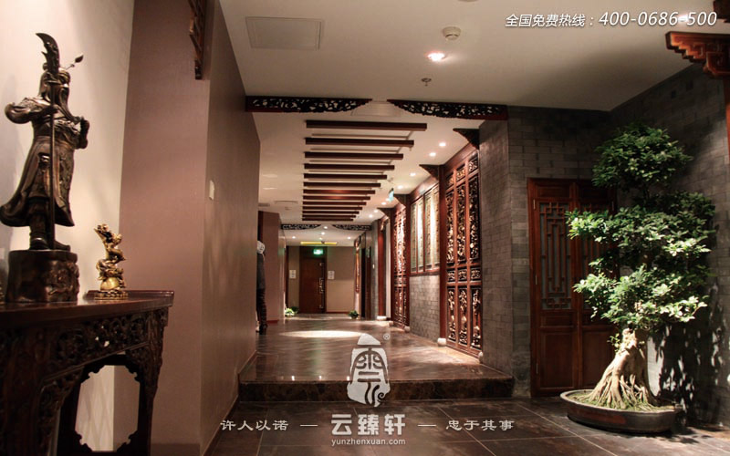 四合院式的廂房?jī)?nèi)部裝飾都經(jīng)過(guò)精心設(shè)